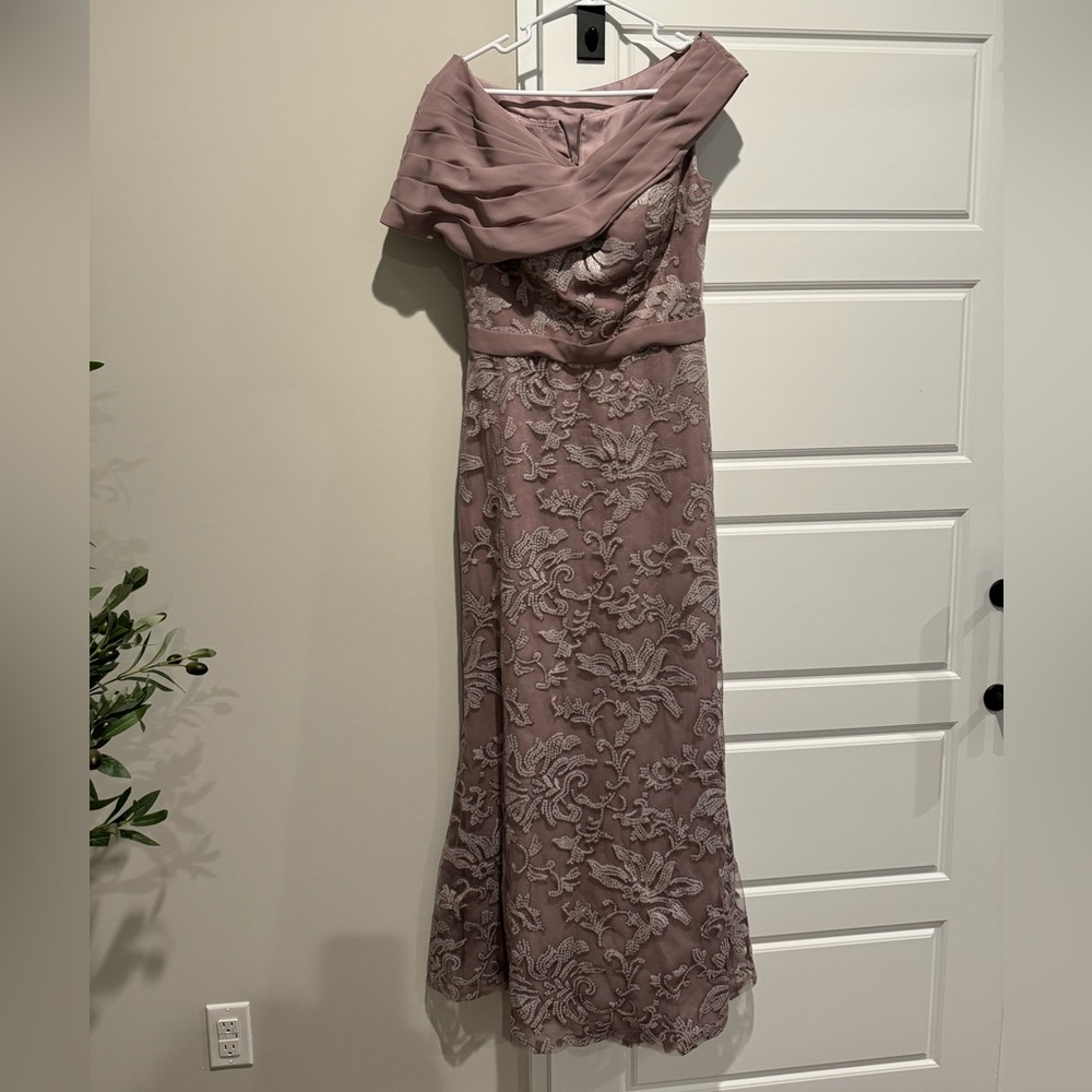 Mother of the bride/ groom dress in excellent condition